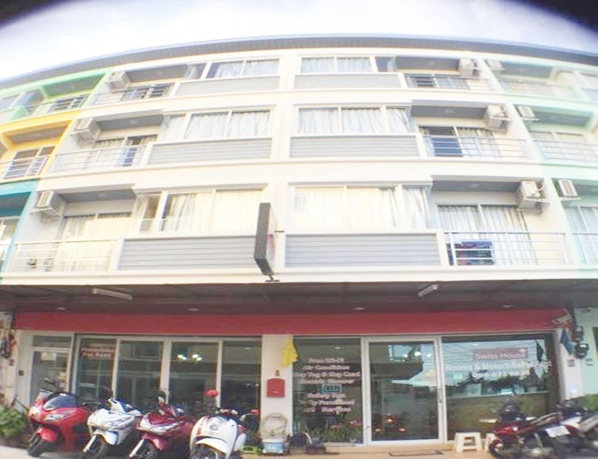 Готель Swiss House Patong Екстер'єр фото